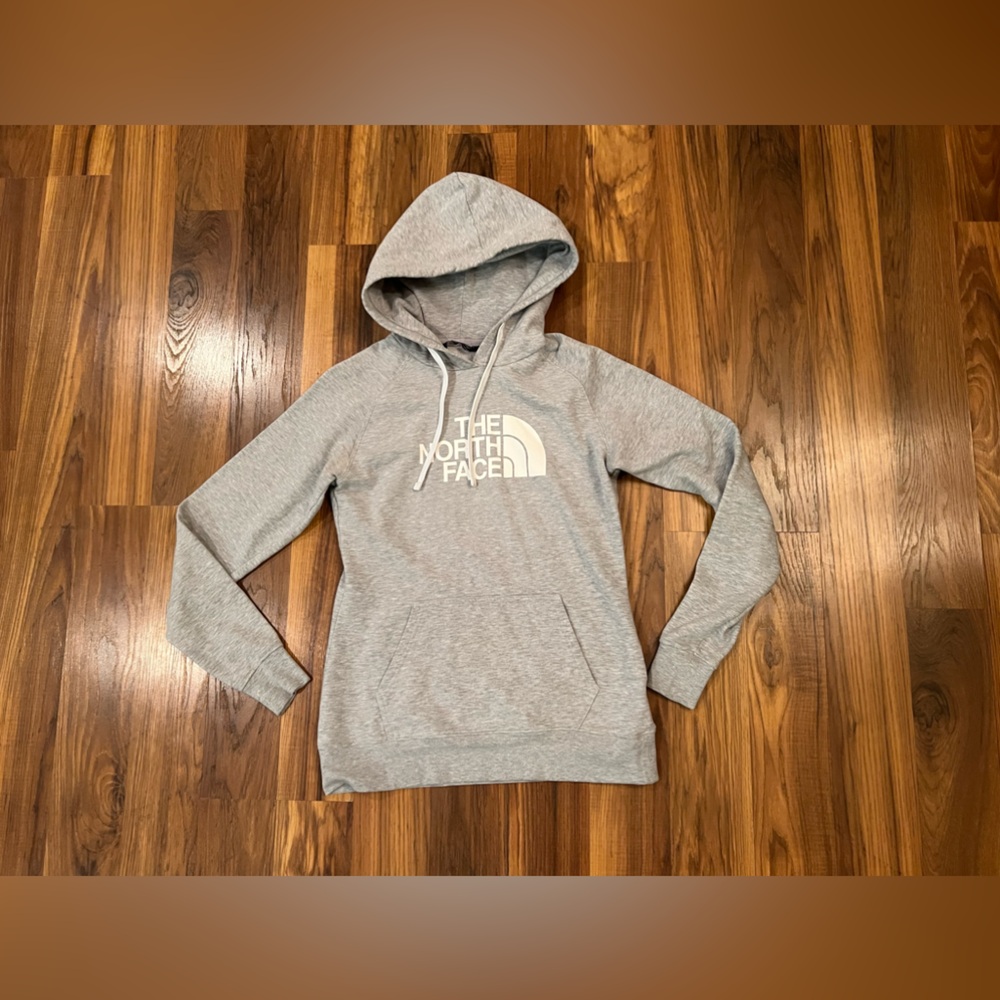 Women’s The North Face Half Dome Hoodie size small